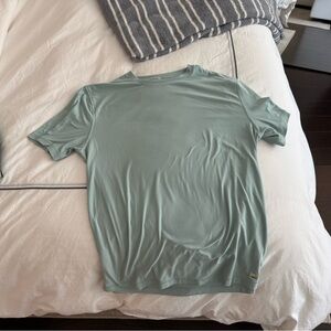 Vuori Performance T-Shirt Sage Green Size Medium